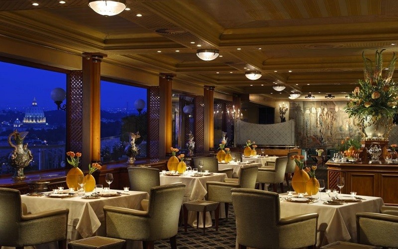 قواعد واشتراطات رسمية جديدة للمطاعم الفاخرة في السعودية .. تعرف عليها